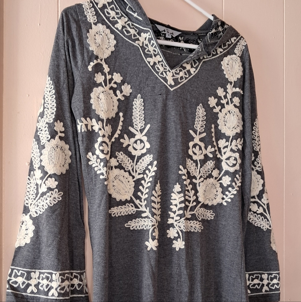 EMBROIDERED Bell Long sleeve  Hoodie  Long Women Blause  size S grey